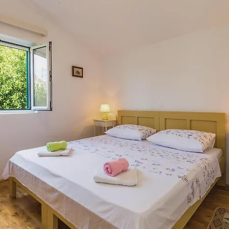Holiday Home Gornje Tucepi With Fireplace VII Ferienhaus *