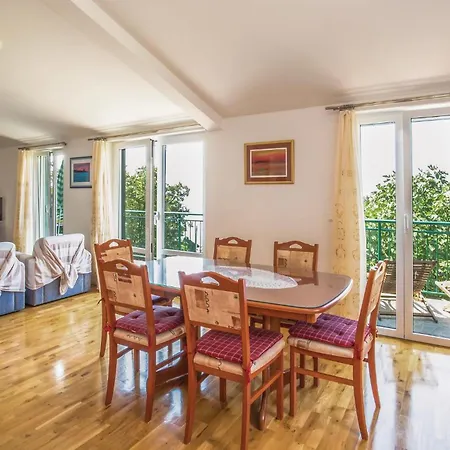 Vakantiehuis 2 Bedroom Awesome In Gornje