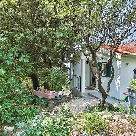 Holiday Home Gornje Tucepi With Fireplace VII *