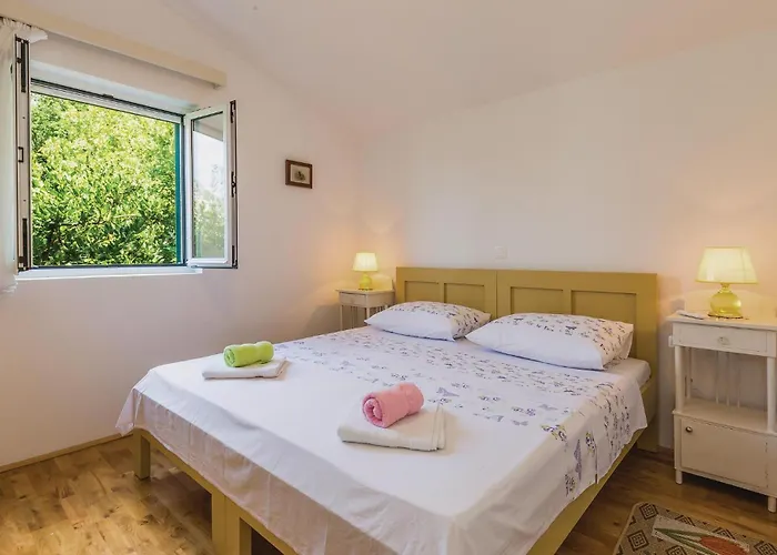 Holiday Home Gornje Tucepi With Fireplace VII Ferienhaus *