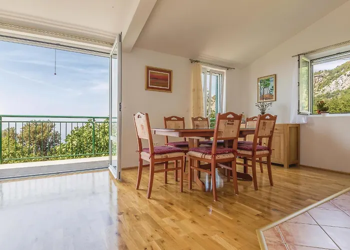 Ferienhaus Holiday Home Gornje Tucepi With Fireplace VII *
