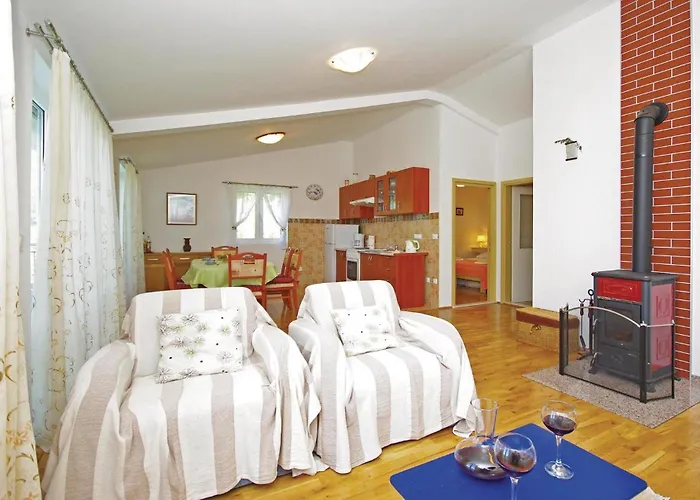 Holiday Home Gornje Tucepi With Fireplace VII Ferienhaus *